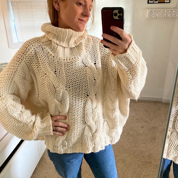 Boutique Hyfve ivory cream cable knit turtleneck sweater oversized - Picture 2 of 9